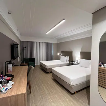 阿爾法城麗筠飯店 Barueri Exterior photo A room at the hotel