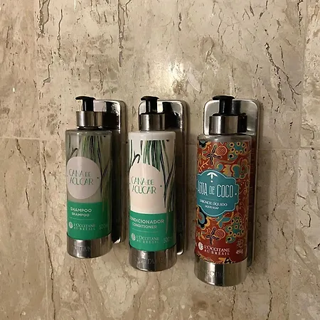 阿爾法城麗筠飯店 Barueri Exterior photo A selection of shower gel, shampoo and conditioner